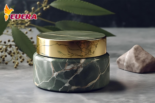 Evera: Uy tín trong việc cung cấp hũ đựng kem nhựa viền vàng vân đá